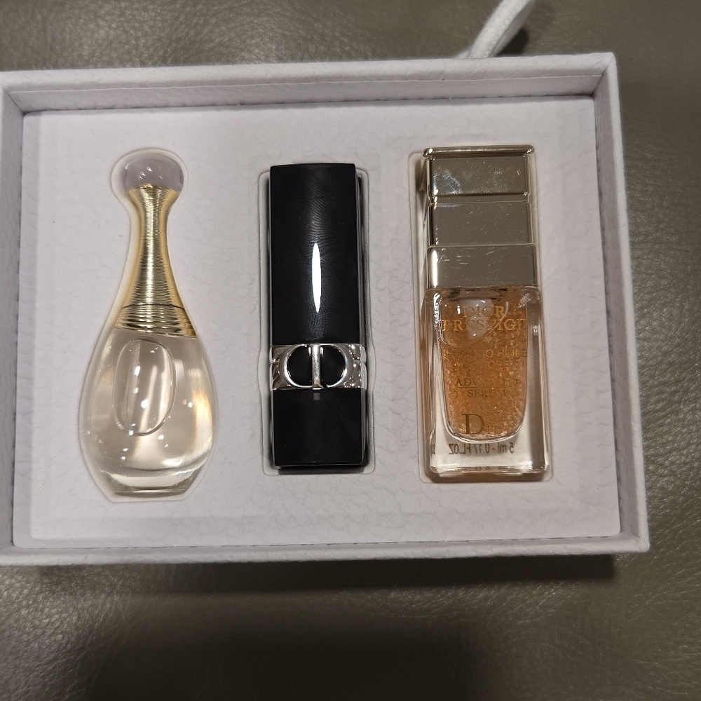 Dior Trio, White Canvas Drawstring Pouch, Chain, Dior Ribbon and Dior Book - Picture 2 of 10